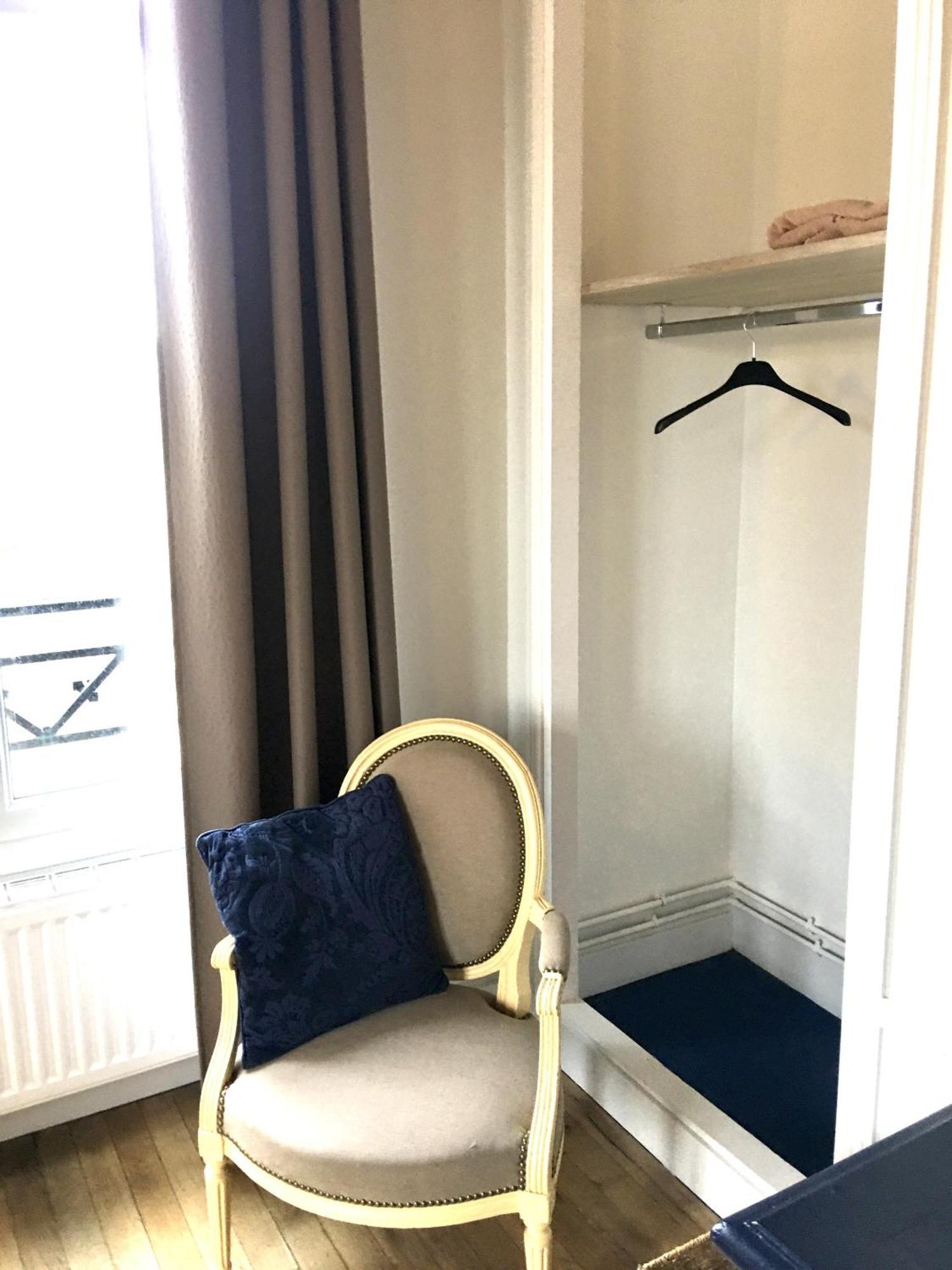 Maunoury Citybreak Chartres Room photo
